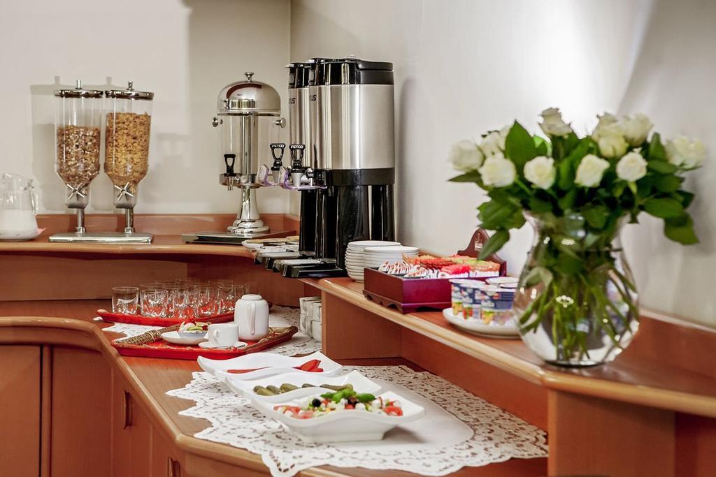 Bed and Breakfast Palazzo Adler Swarzędz Esterno foto