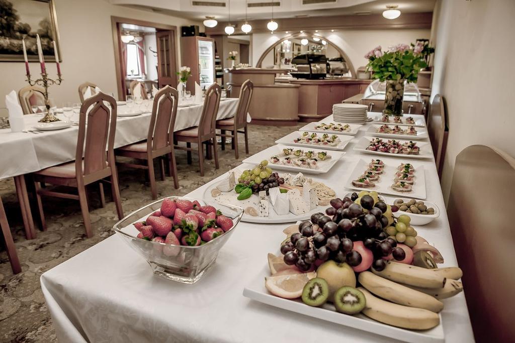 Bed and Breakfast Palazzo Adler Swarzędz Esterno foto