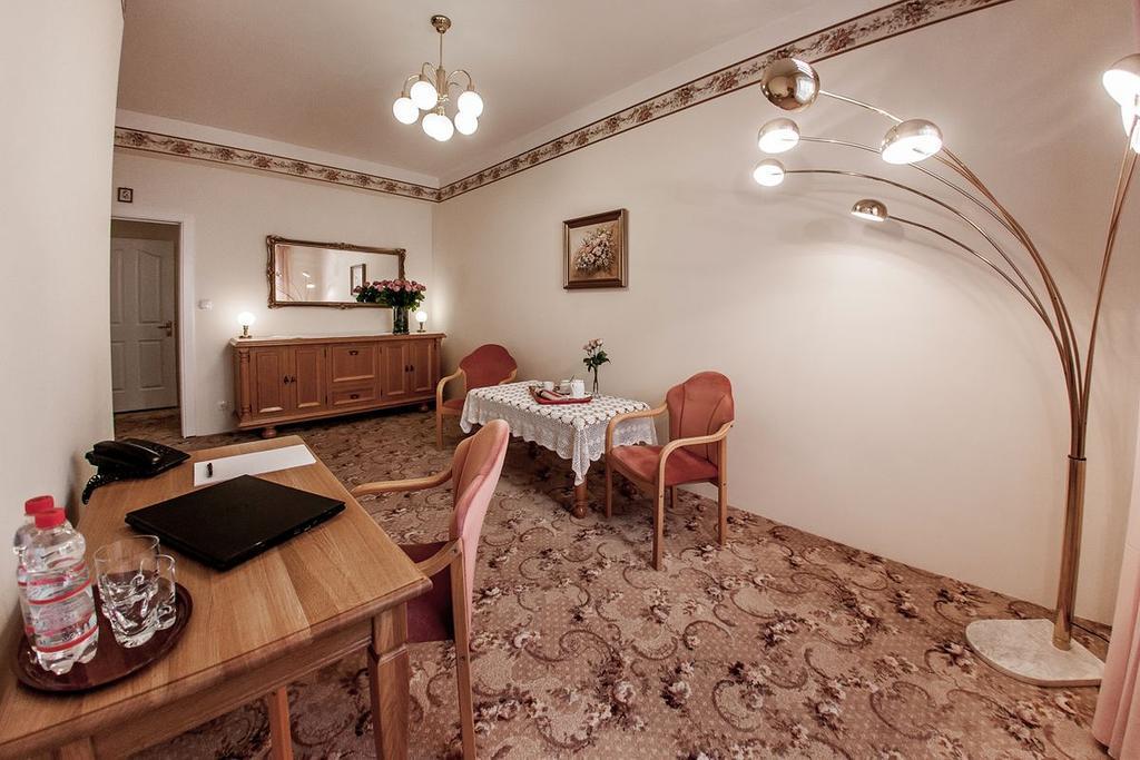 Bed and Breakfast Palazzo Adler Swarzędz Esterno foto