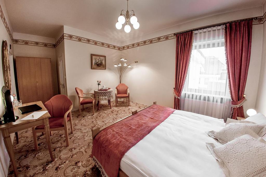 Bed and Breakfast Palazzo Adler Swarzędz Esterno foto